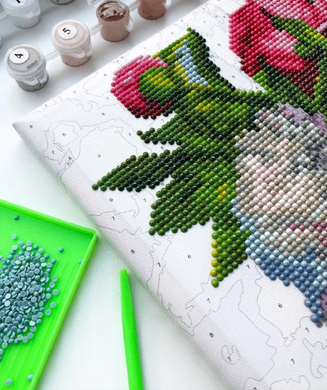 Купити Розфарбування по номерах з частковою алмазною мозаїкою Неонова кішка  в Україні