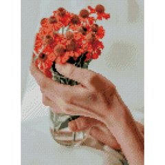Купити Квіти в руках Діамантова вишивка на підрамнику круглими камінчиками  в Україні