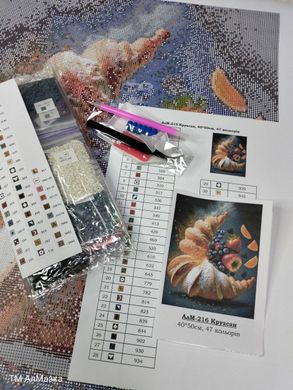 Купити Круасан Алмазна вишивка Квадратні стрази 40х50 см з голограмними відтінками  в Україні